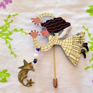 FANCIFUL FLIGHTS BROOCH